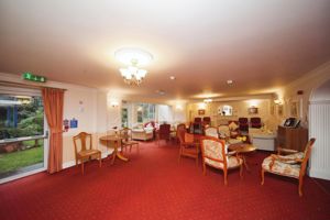 RESIDENTS LOUNGE- click for photo gallery